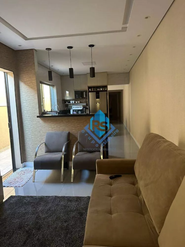 Casa à venda com 2 quartos, 190m² - Foto 1