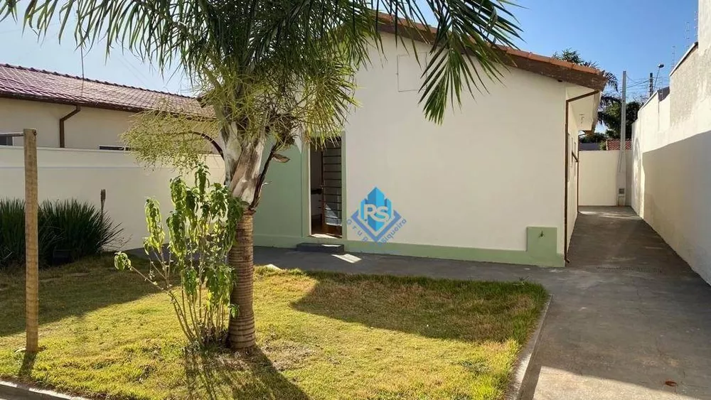 Casa à venda com 3 quartos, 141m² - Foto 1