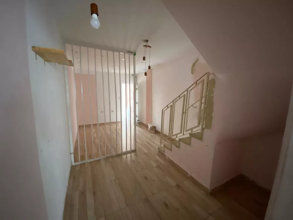 Sobrado à venda e aluguel com 3 quartos, 100m² - Foto 2