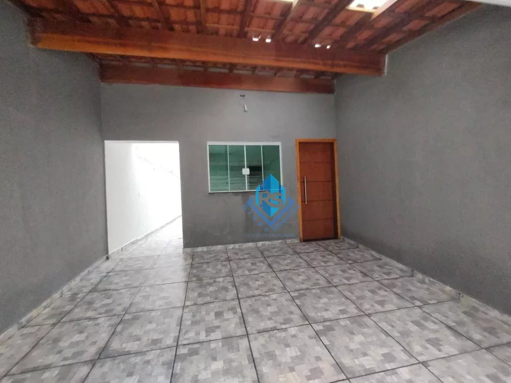 Casa à venda com 2 quartos, 125m² - Foto 2