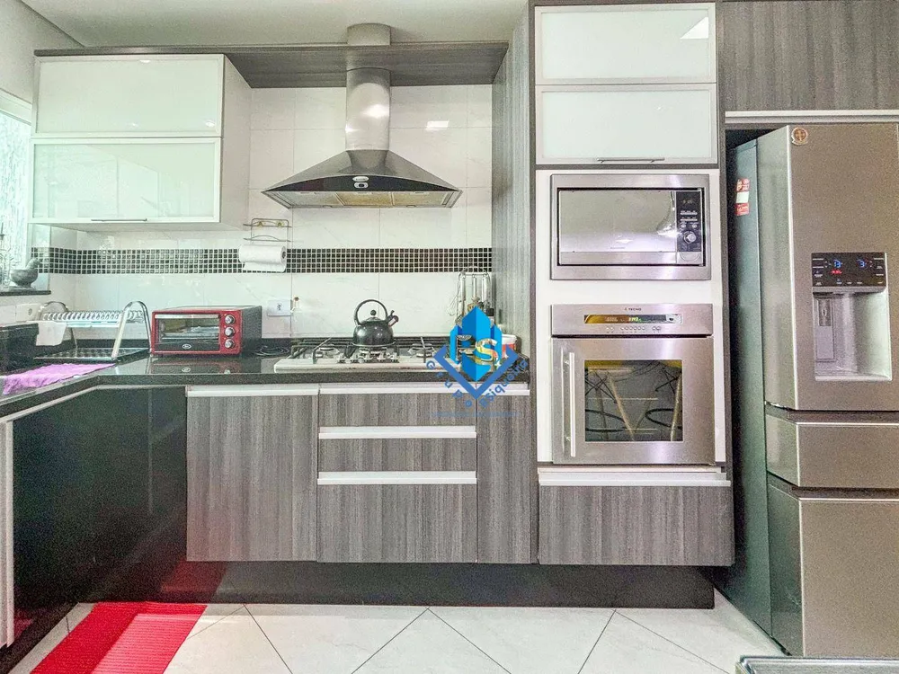 Sobrado, 3 quartos, 210 m² - Foto 1