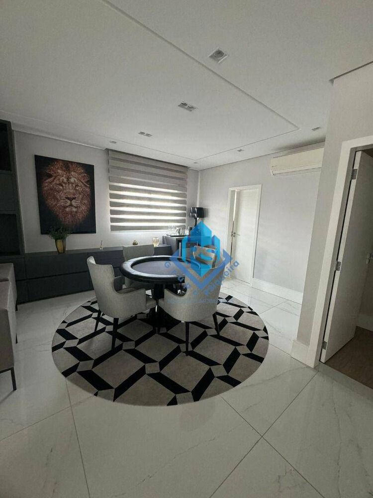 Apartamento à venda com 3 quartos, 240m² - Foto 1
