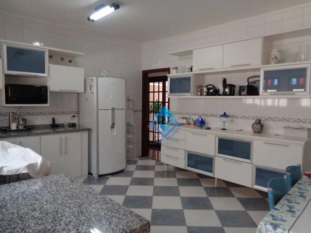 Casa, 3 quartos, 227 m² - Foto 7
