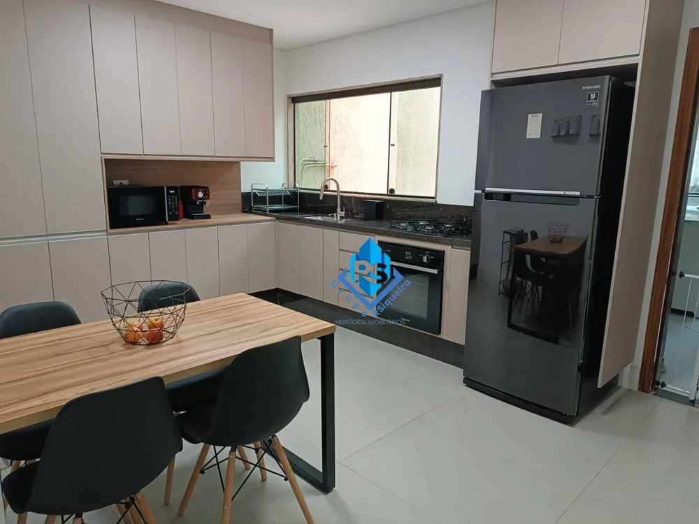 Sobrado, 4 quartos, 238 m² - Foto 1
