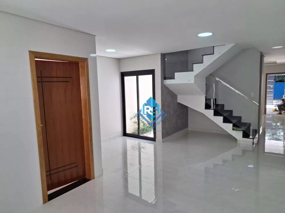 Sobrado à venda com 4 quartos, 166m² - Foto 1