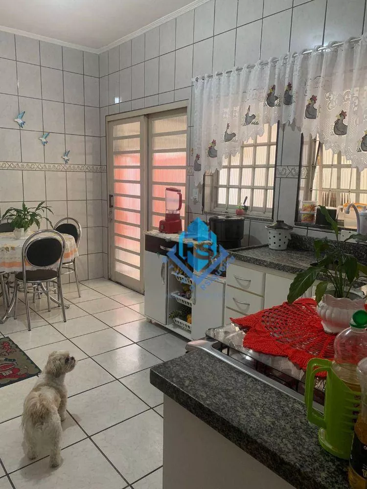 Casa à venda com 3 quartos, 110M2 - Foto 1