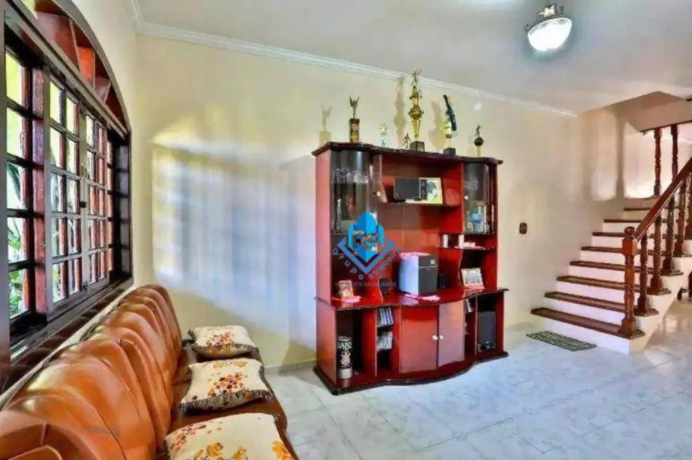 Sobrado, 3 quartos, 180 m² - Foto 2
