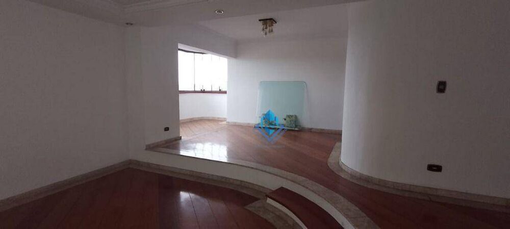 Apartamento para alugar com 3 quartos, 187m² - Foto 2