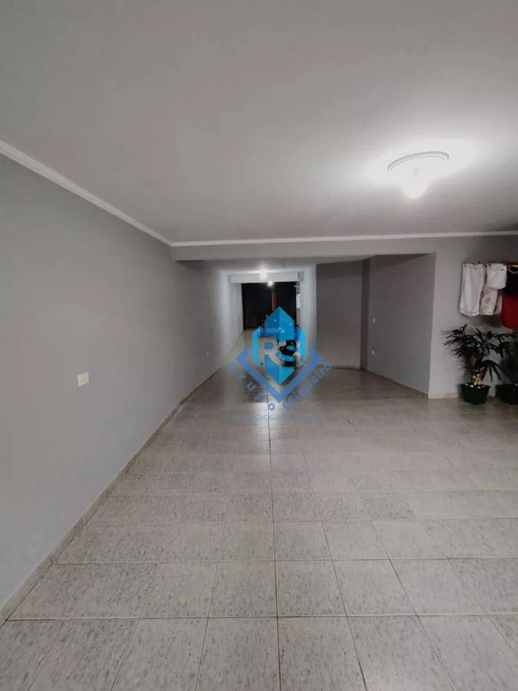 Casa à venda com 3 quartos, 210m² - Foto 4