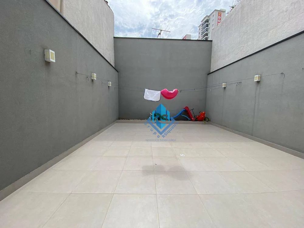 Sobrado, 3 quartos, 243 m² - Foto 2