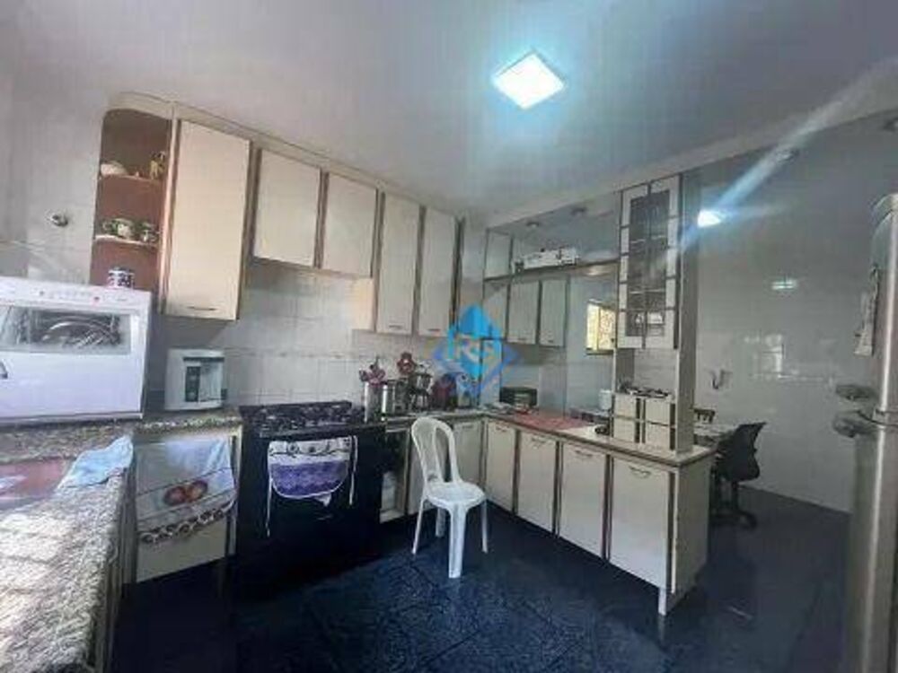 Sobrado à venda com 3 quartos, 220m² - Foto 11