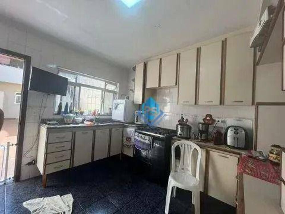 Sobrado à venda com 3 quartos, 220m² - Foto 5