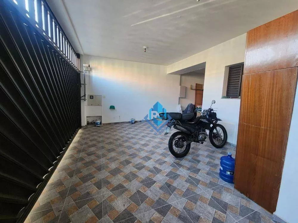 Casa para alugar com 3 quartos, 110m² - Foto 2