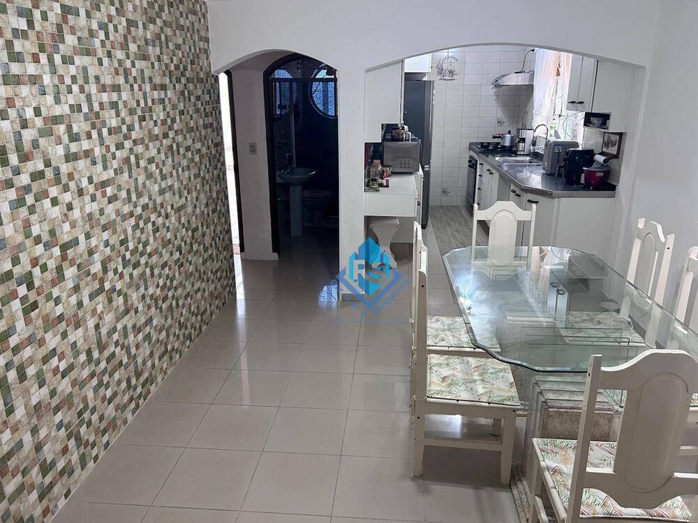 Casa à venda com 3 quartos, 225m² - Foto 1