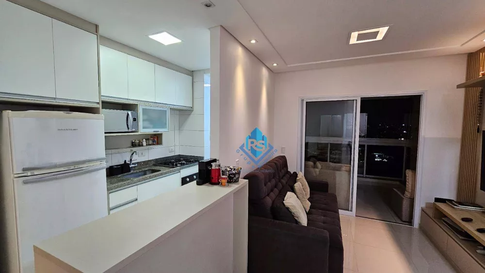 Apartamento à venda com 2 quartos, 72m² - Foto 4