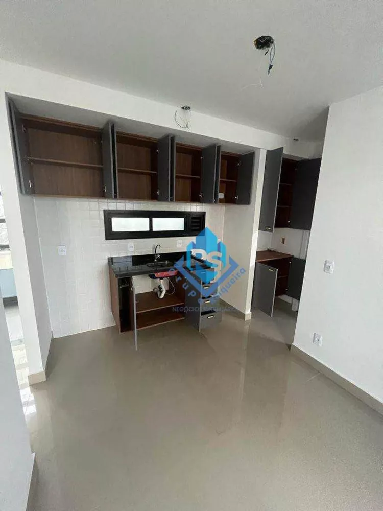 Apartamento à venda com 2 quartos, 37m² - Foto 2