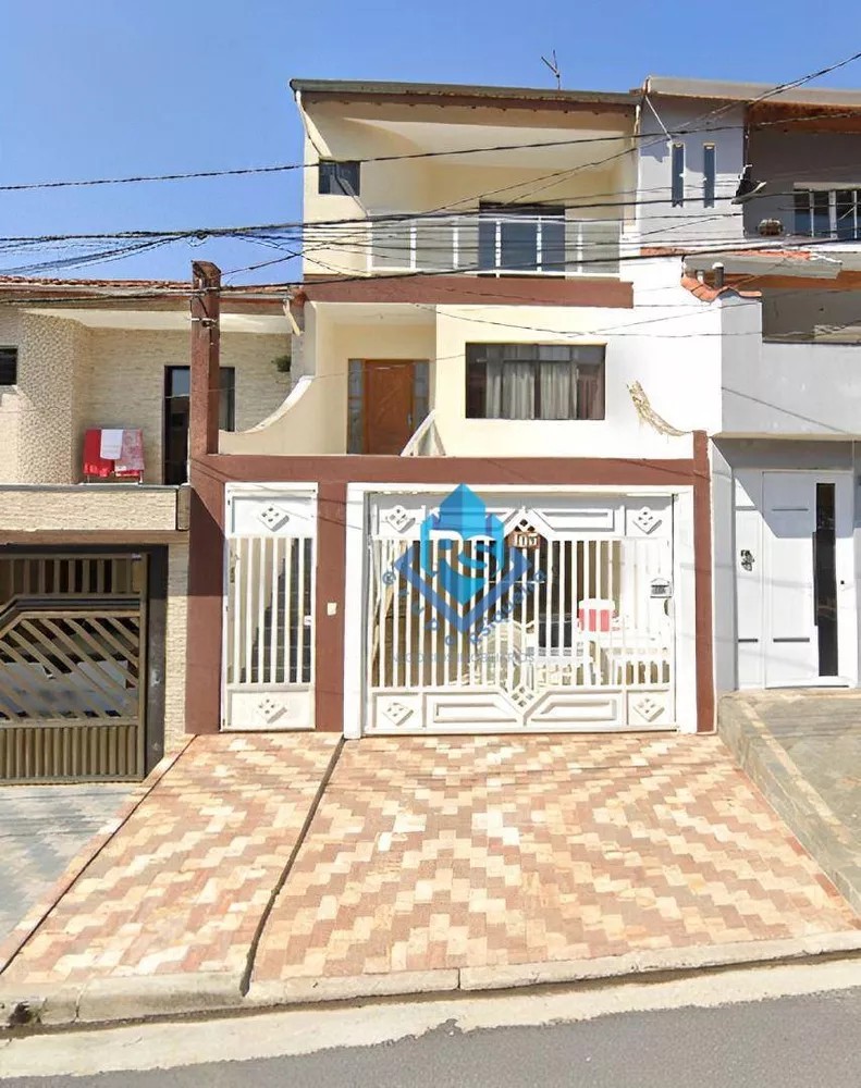 Sobrado à venda com 3 quartos, 202m² - Foto 1