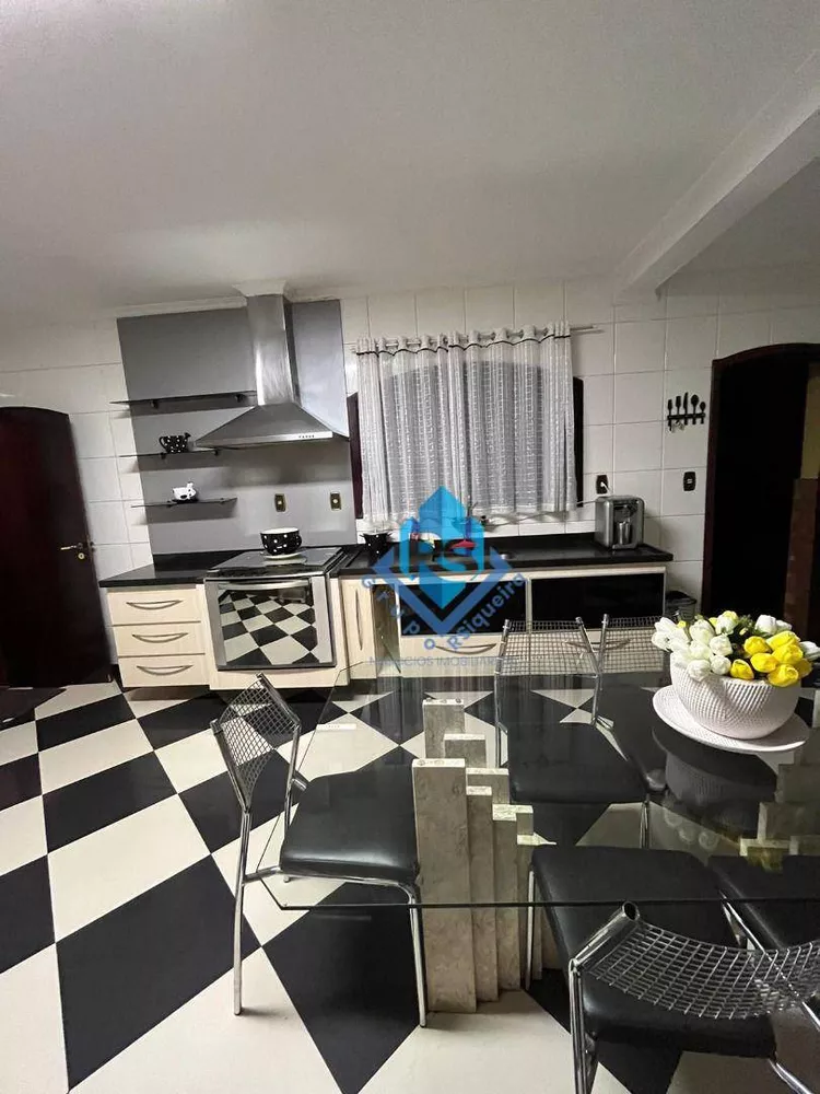 Sobrado à venda com 3 quartos, 243m² - Foto 4