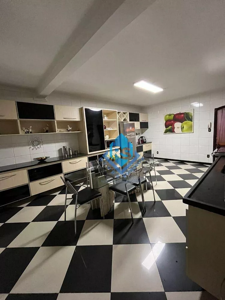 Sobrado à venda com 3 quartos, 243m² - Foto 5