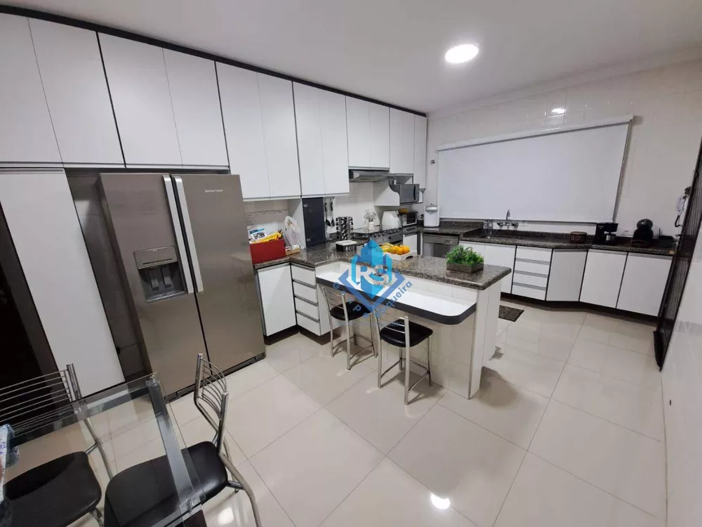 Sobrado à venda com 3 quartos, 300m² - Foto 5