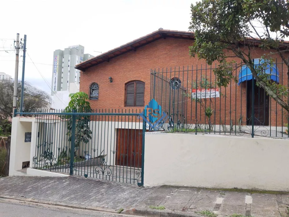 Casa para alugar com 4 quartos, 190m² - Foto 1