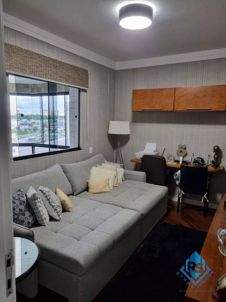 Apartamento à venda com 3 quartos, 208m² - Foto 4