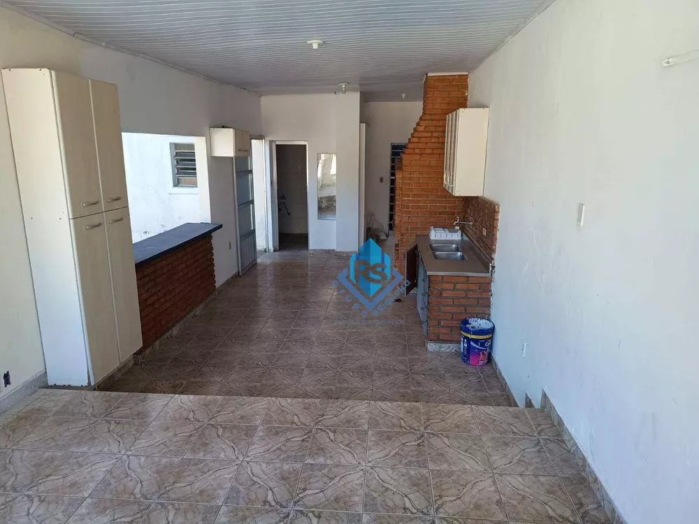 Casa para alugar com 4 quartos, 240m² - Foto 5