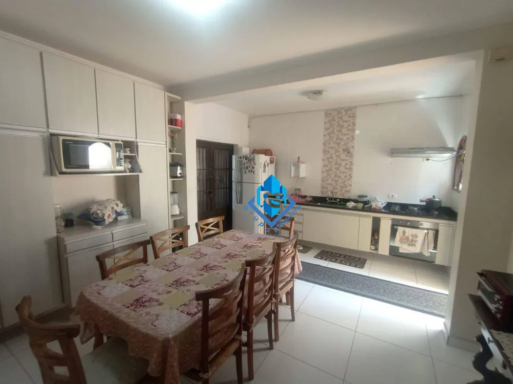 Casa, 3 quartos, 194 m² - Foto 7
