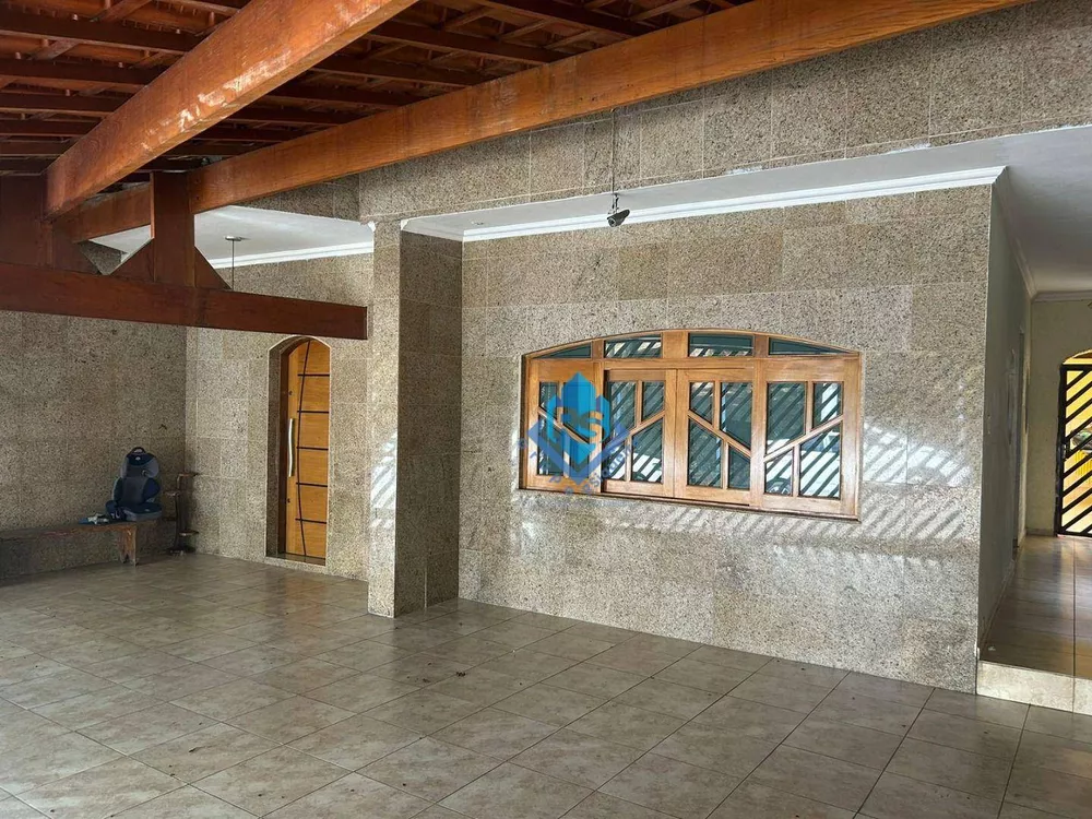 Sobrado à venda e aluguel com 4 quartos, 235m² - Foto 2