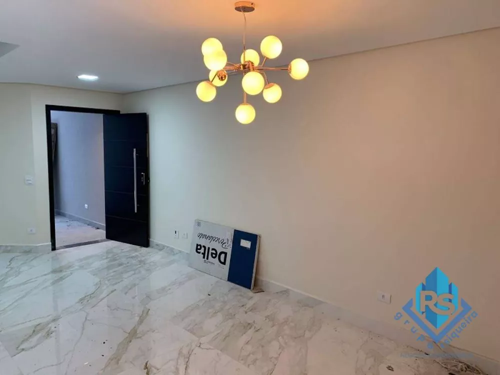 Sobrado à venda com 3 quartos, 210m² - Foto 1