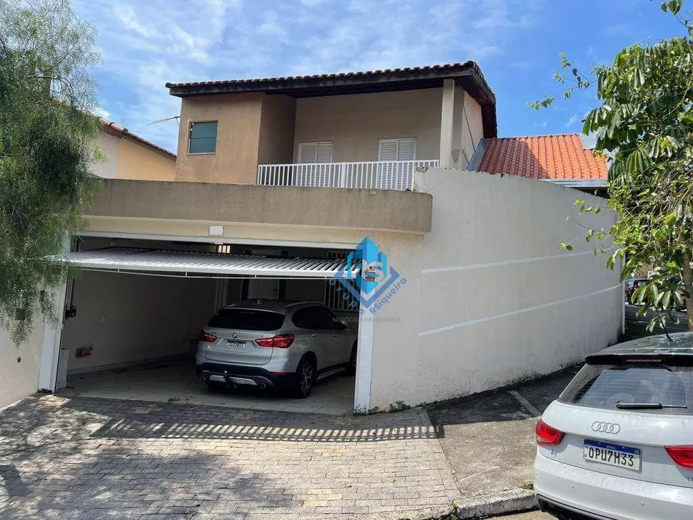 Sobrado à venda com 4 quartos, 270m² - Foto 1