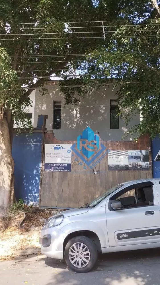 Sobrado à venda com 4 quartos, 240m² - Foto 1