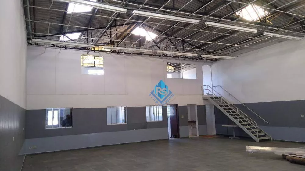 Depósito-Galpão-Armazém para alugar, 549m² - Foto 1