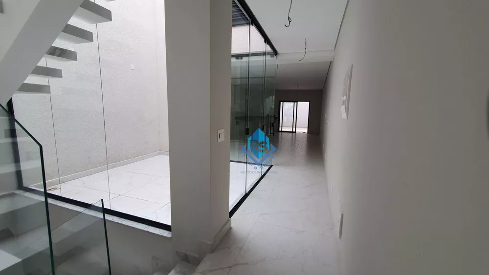 Sobrado à venda com 3 quartos, 140m² - Foto 1