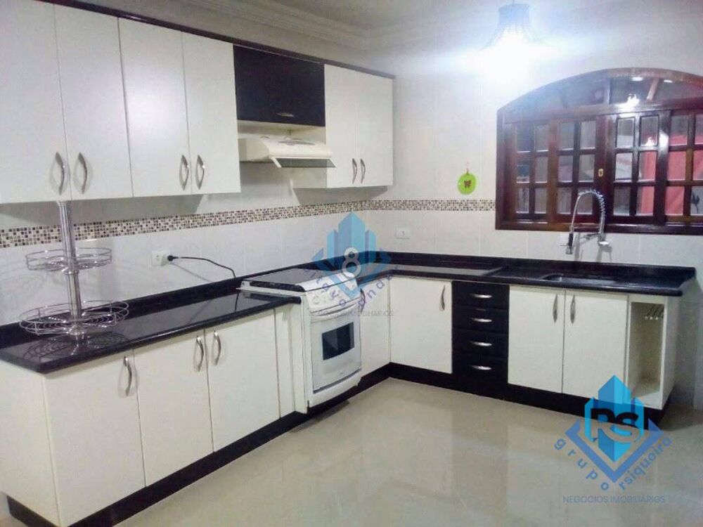 Sobrado, 4 quartos, 180 m² - Foto 1
