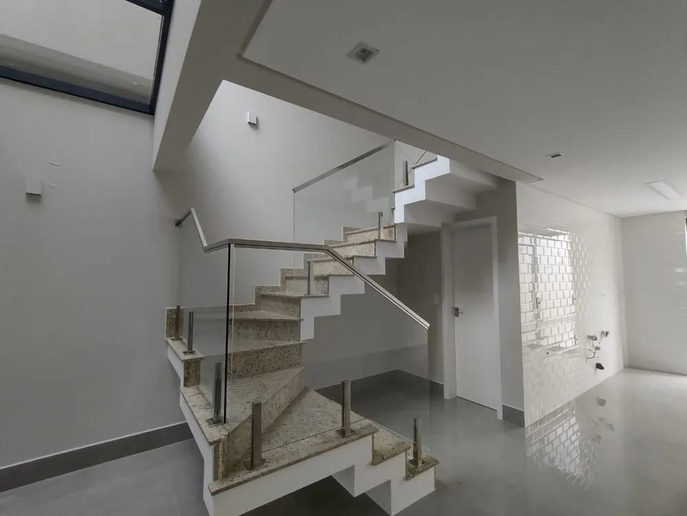 Sobrado, 3 quartos, 200 m² - Foto 1