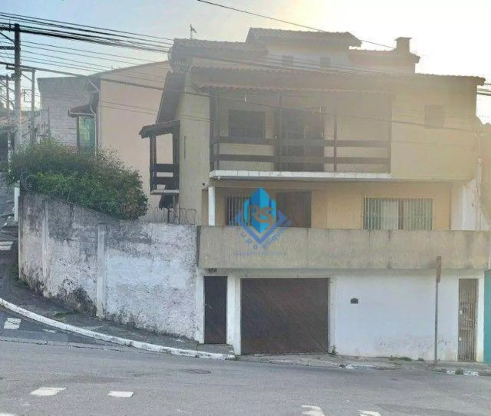 Sobrado à venda com 3 quartos, 262m² - Foto 1