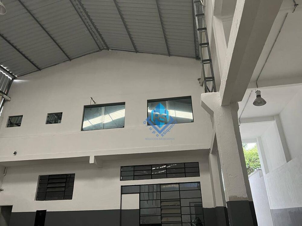 Depósito-Galpão-Armazém para alugar, 1700m² - Foto 4