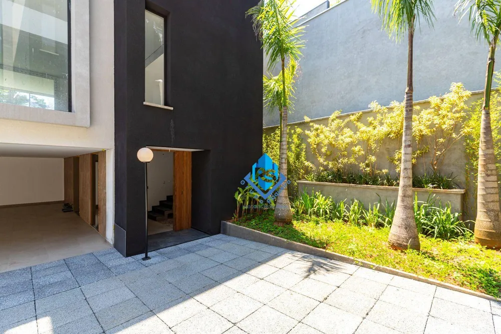 Sobrado, 4 quartos, 712 m² - Foto 1