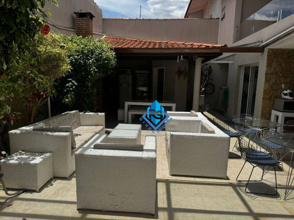 Sobrado, 4 quartos, 350 m² - Foto 1