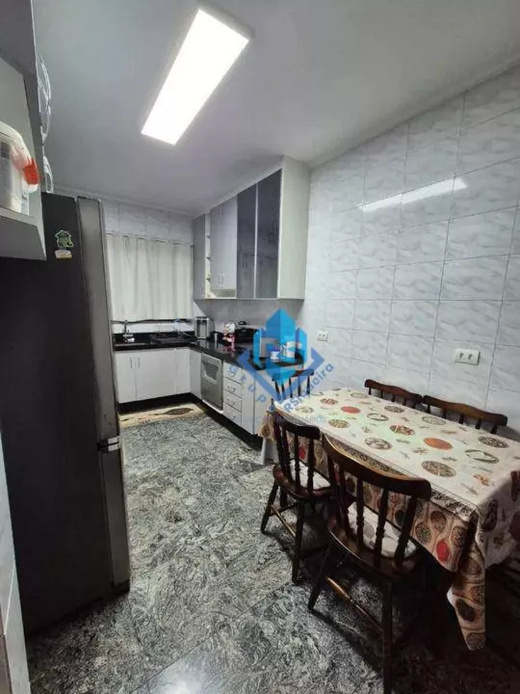 Sobrado à venda com 3 quartos, 228m² - Foto 4