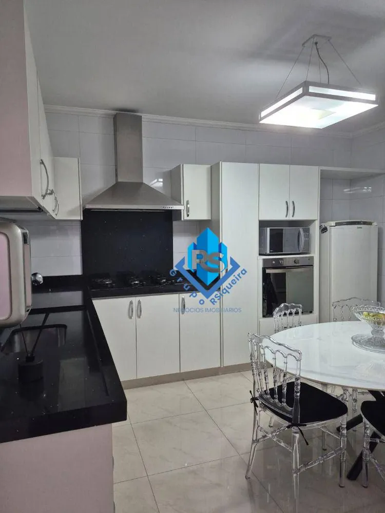 Sobrado, 4 quartos, 172 m² - Foto 1