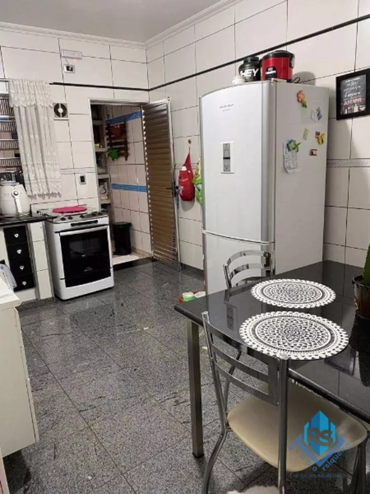 Sobrado à venda com 2 quartos, 130m² - Foto 4