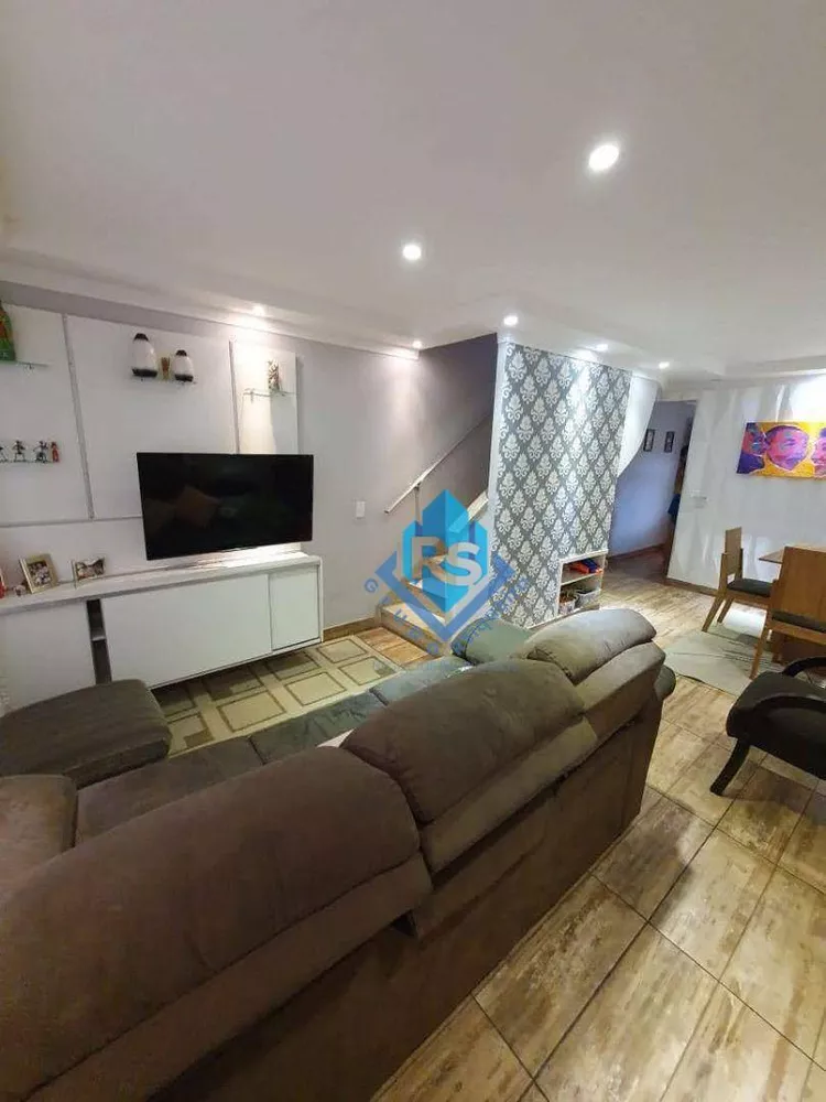 Sobrado à venda com 3 quartos, 250m² - Foto 1