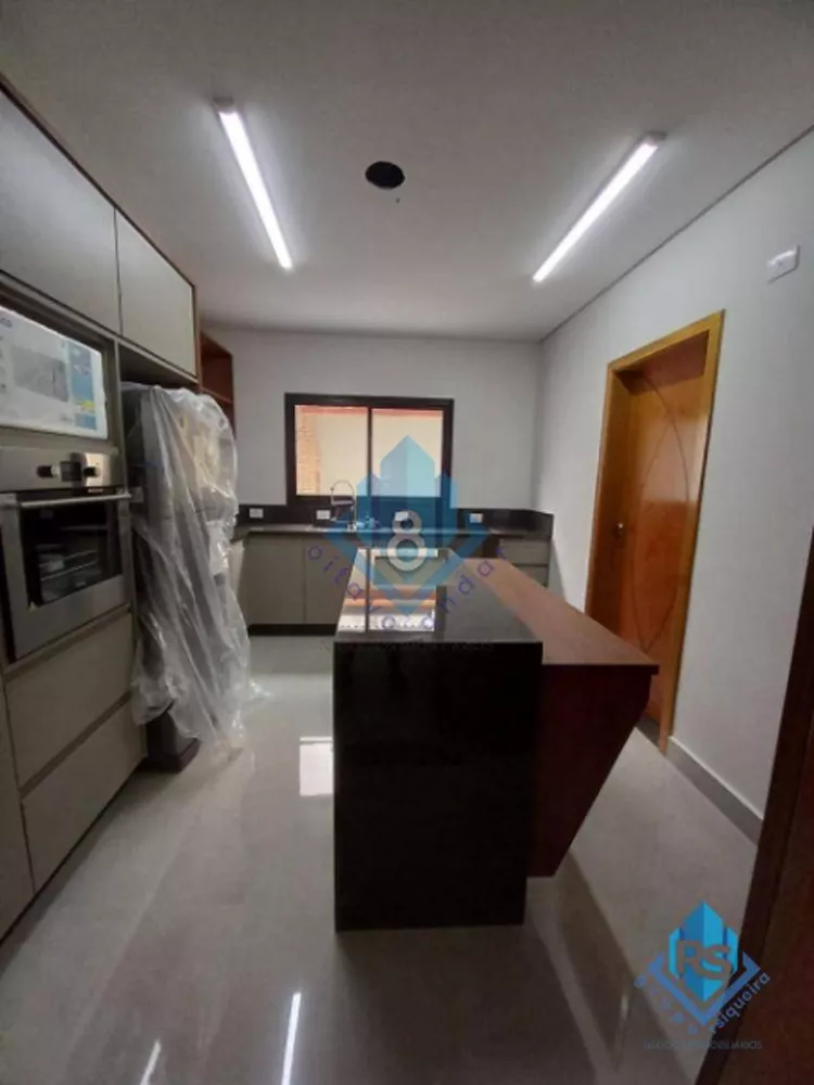 Casa à venda com 3 quartos, 194m² - Foto 1