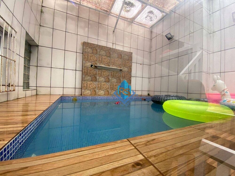 Casa à venda e aluguel com 3 quartos, 150m² - Foto 1