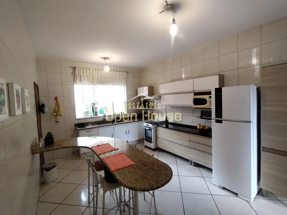 Casa, 3 quartos, 200 m² - Foto 14