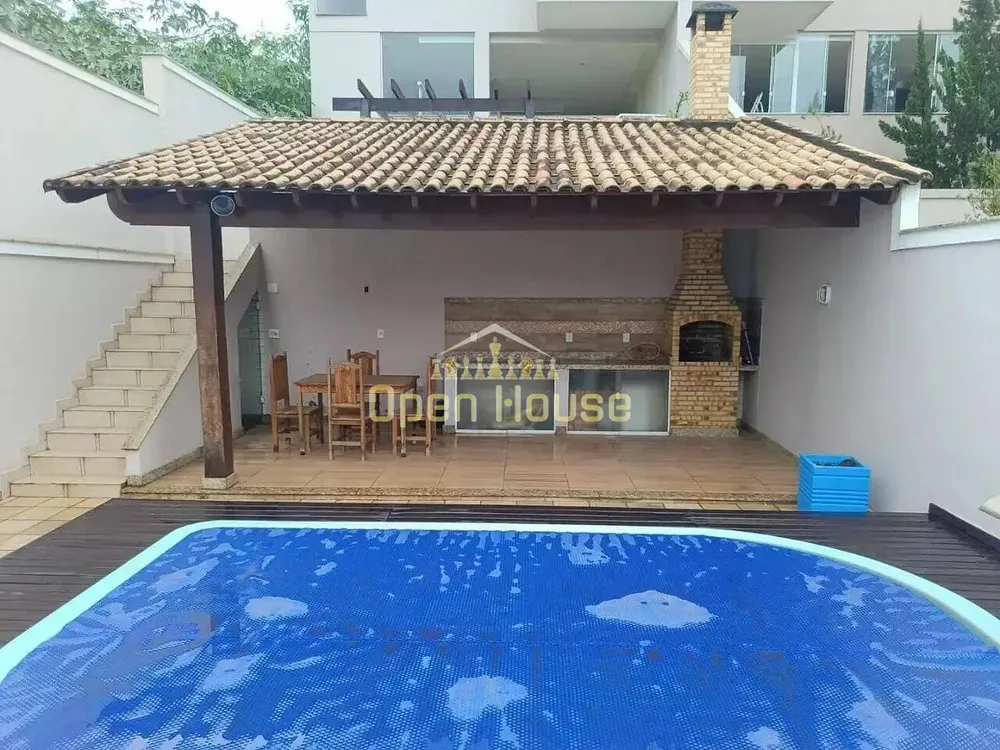 Casa, 3 quartos, 240 m² - Foto 1