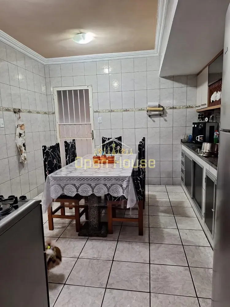 Casa, 3 quartos, 246 m² - Foto 4
