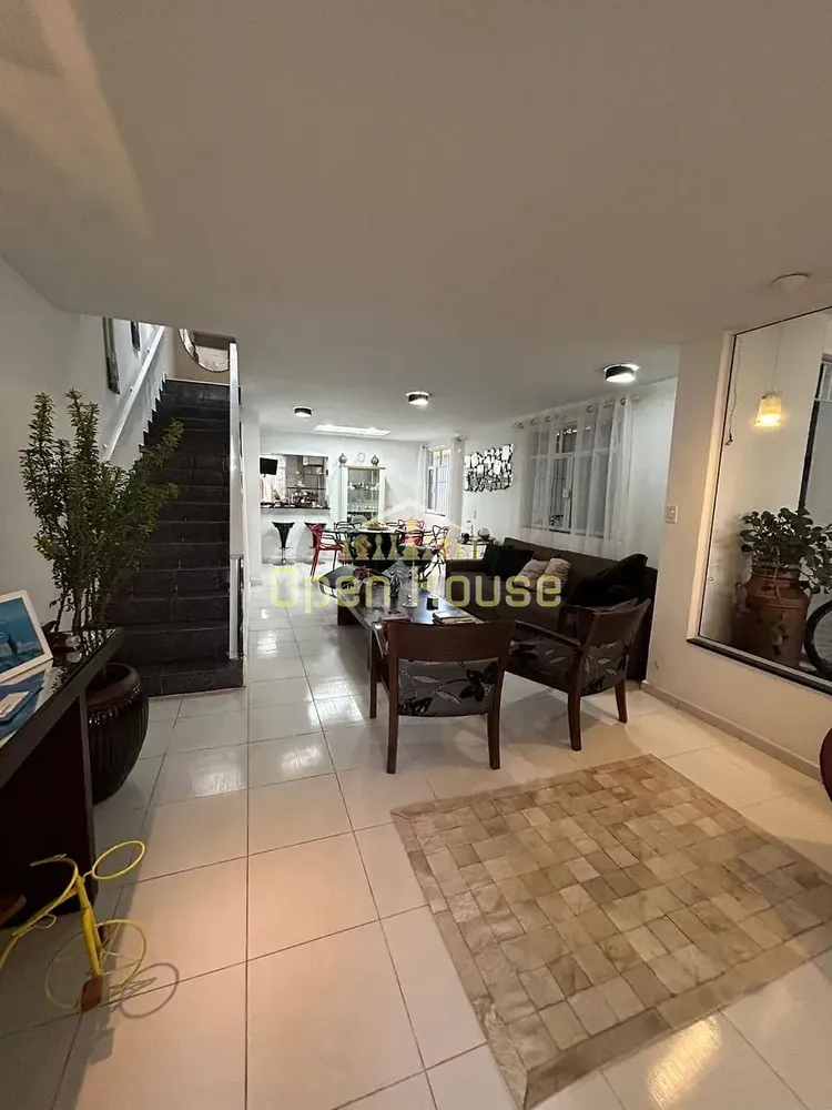 Casa, 4 quartos, 180 m² - Foto 2